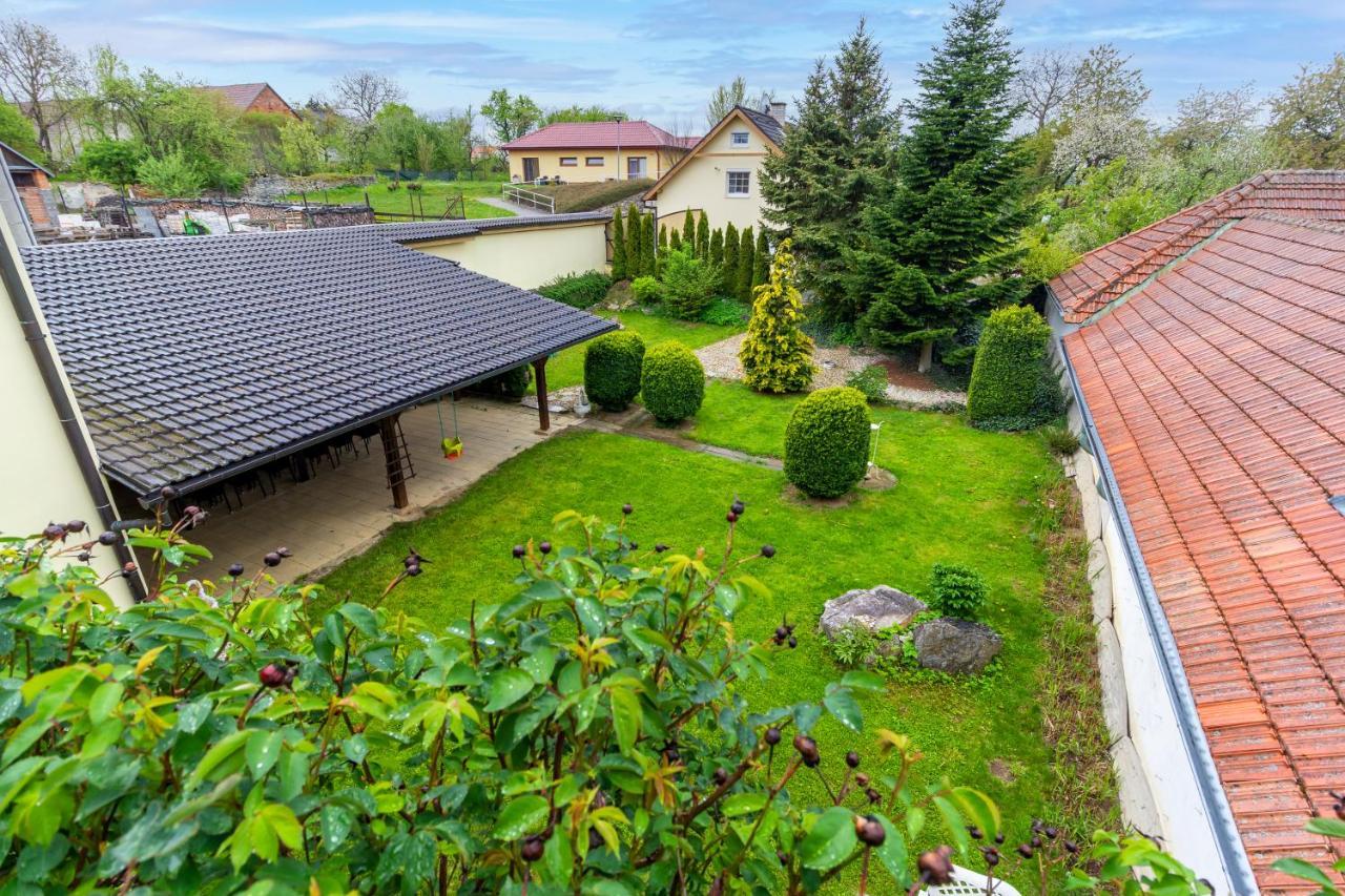Apartmanovy Dum Vilémovice Exteriör bild